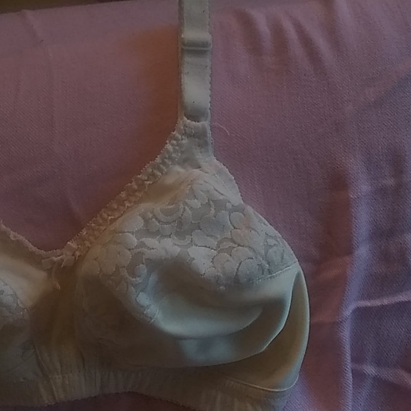 Warner lightly used bra - Picture 2 of 4